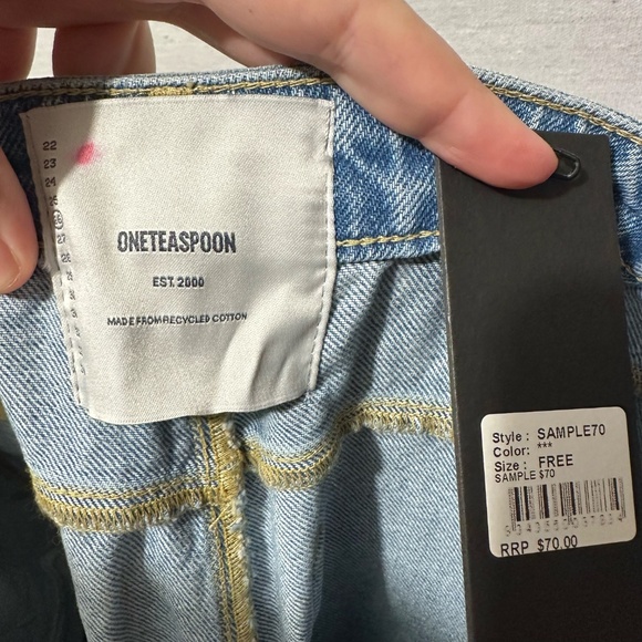 *SAMPLE* NWT One Teaspoon Distressed Smiths Jeans - size 26 - Picture 4 of 4